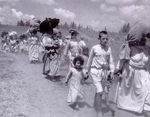 Photo of Palestinian refugees fleeing in 1948.